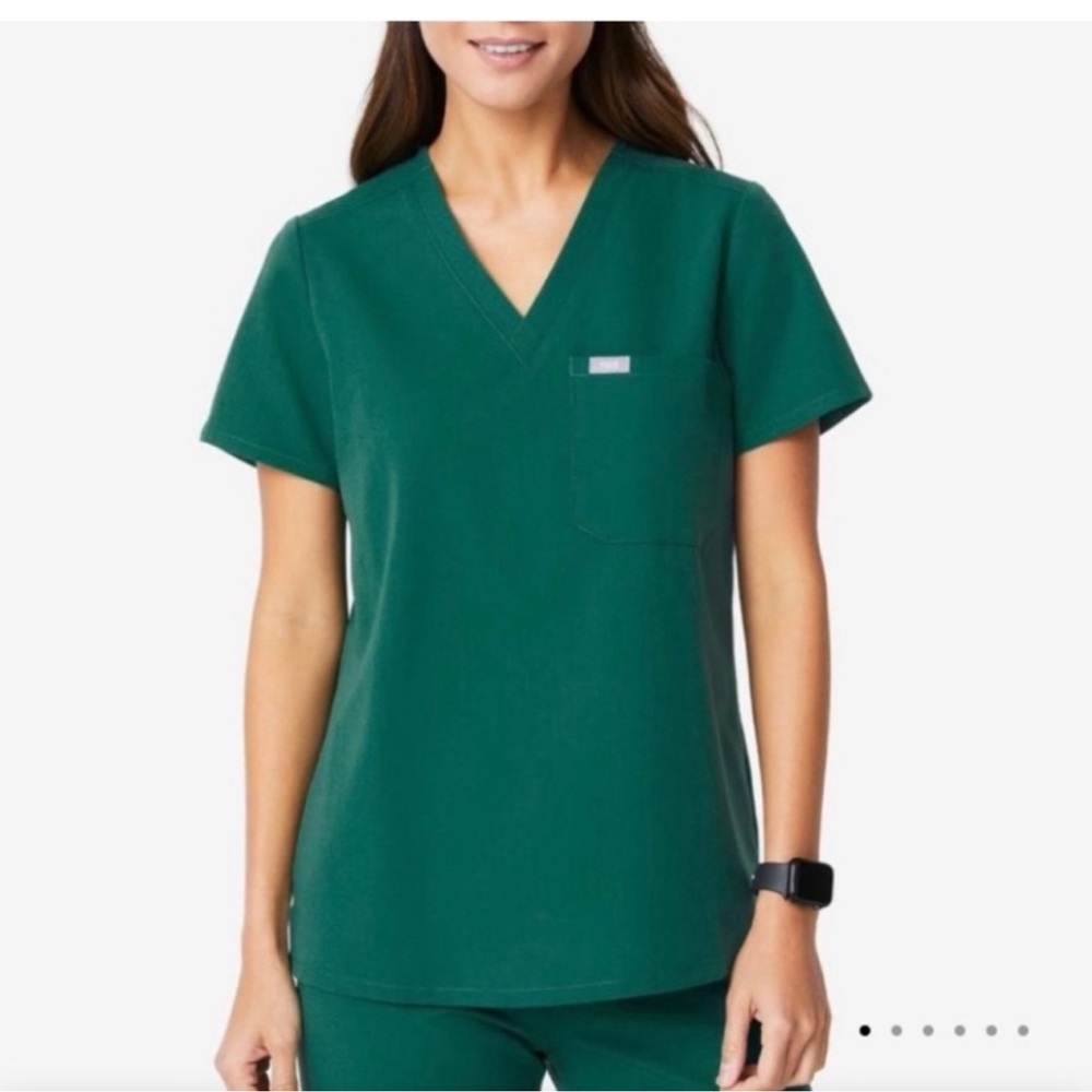 Figs Women's Short Sleeve V-Neck Scrub Top in Emerald Green